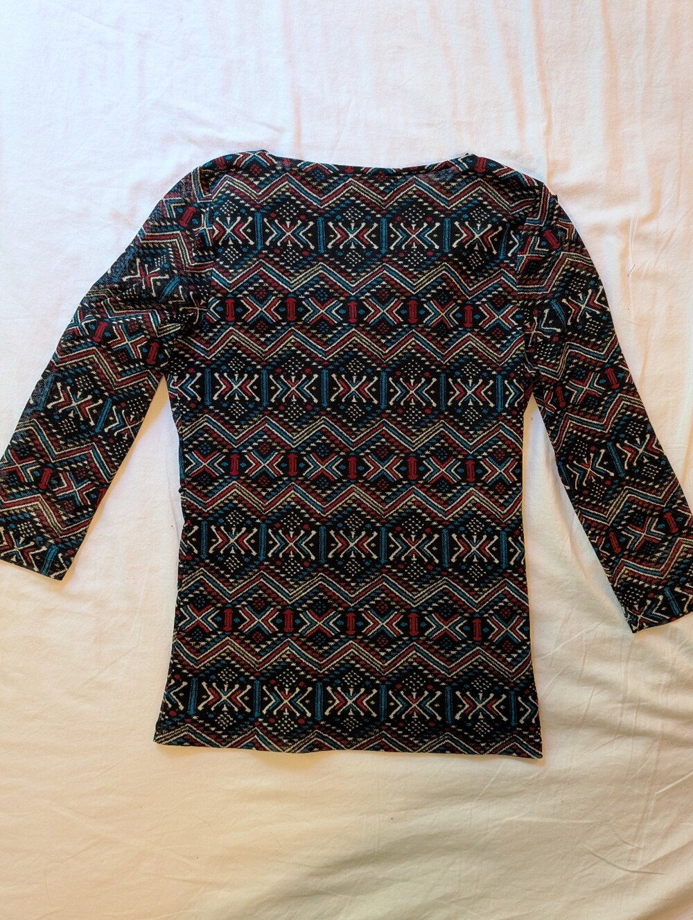 Chaps Geometric Ruffle V-Neck Top ✨ Size S - Picture 3 of 5
